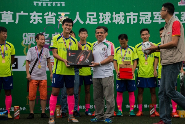 水花合砍58分戴维斯20分 勇士大胜火箭获6连胜